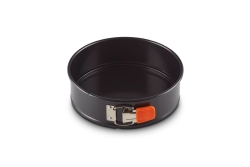 Le Creuset - Форма для торта диаметром 24 см с антипригарным покрытием. / артикул   94101125000000  / GTIN 630870098168