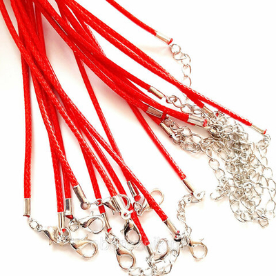 Красный плетеный шнурок 1 мм  из искусственной кожи с карабином