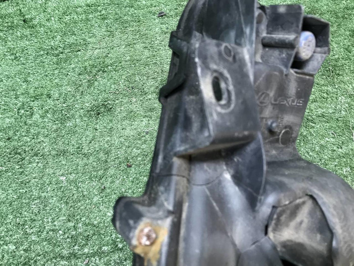 Битая ПТФ правая Lexus LX 3 570 (2015-2023)