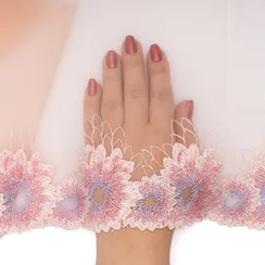 Вышивка на сетке персик/цветы (левая) 18 см