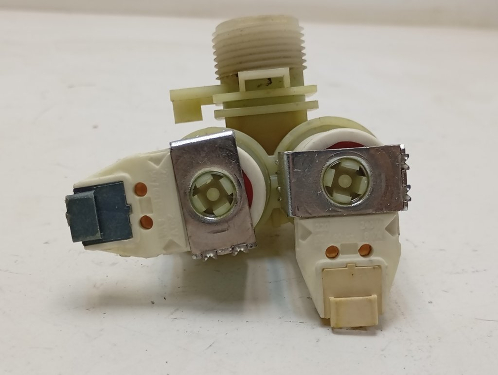 WMUF5050 кт42 Клапан подачи воды стиральной машины Hotpoint-Ariston б/у