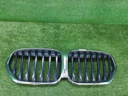 Решетка радиатора BMW X1 F48 (2019-2022)