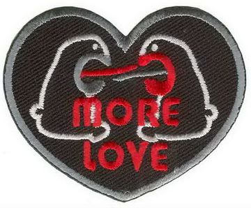 Нашивка Больше любви