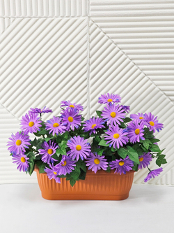 Хризантемы искусственные фиолетовые в балконном ящике