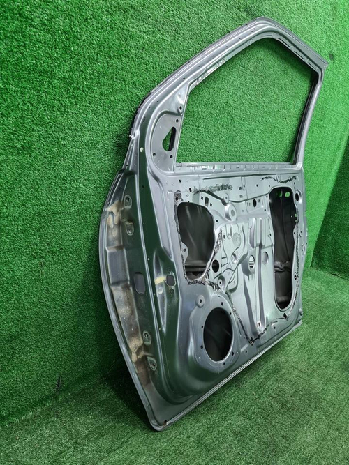 Дверь передняя правая Suzuki Swift 4 (2011-2017)