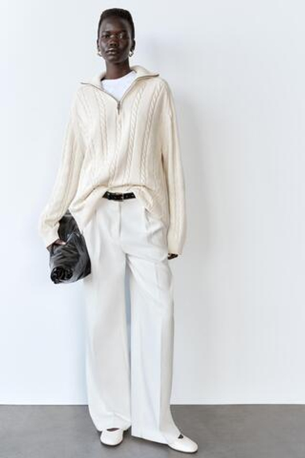 ZARA ШИРОКИЕ БРЮКИ С ЗАЩИПАМИ, ЖЕЛТОВАТО-БЕЛЫЙ