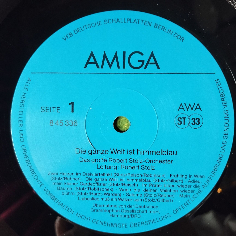 Винтажная виниловая пластинка LP Robert Stolz Роберт Штольц Die Ganze Welt Ist Himmelblau (ГДР 1988)