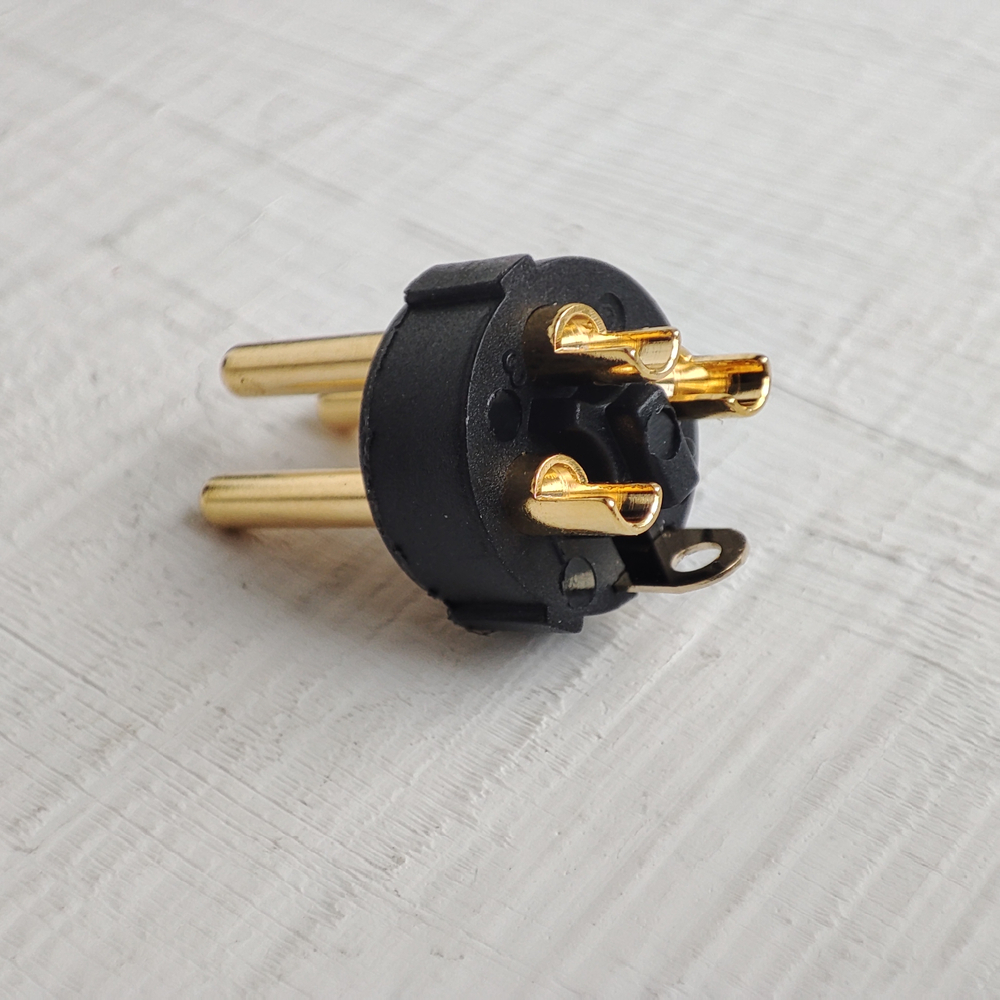 DAXX T361/362 Коннектор XLR 3-х контактный под распайку "папа" или "мама" для кабеля D=9.0мм -1шт-