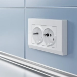 Розетка двойная с заземлением (белая) W1172001