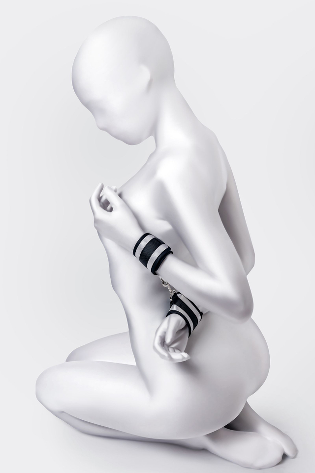 Наручники Anonymo #0107, полиэстер, серебристые, 23,5 см