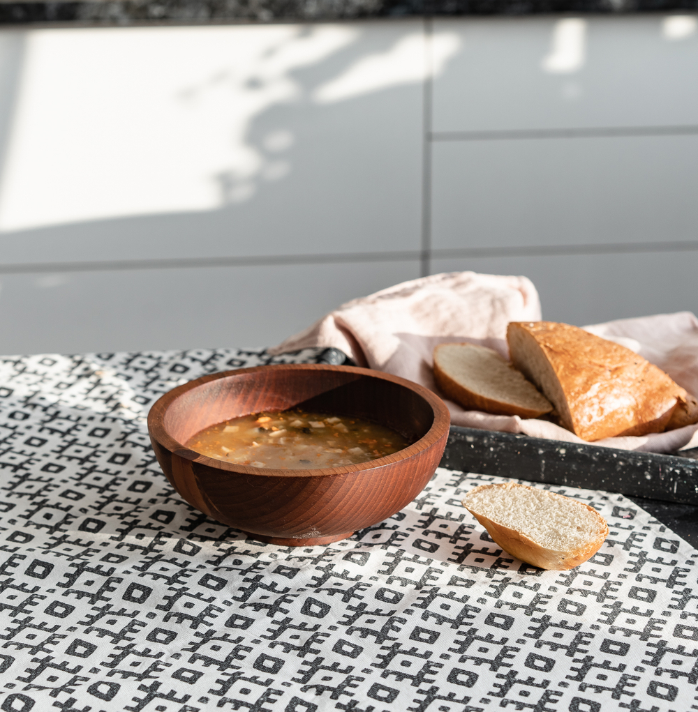 Деревянная глубокая тарелка Art of Siberia из дерева сибирский кедр T126