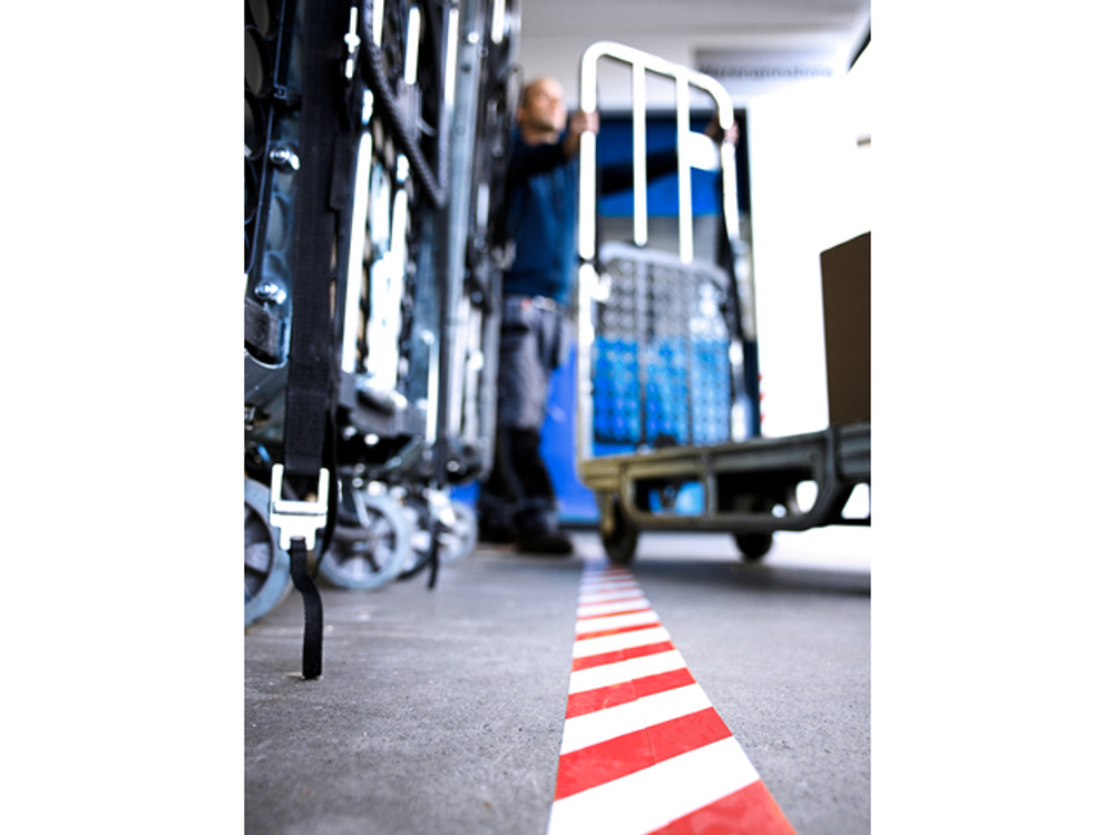 Сигнальная лента для разметки из ПВХ tesa® 60760