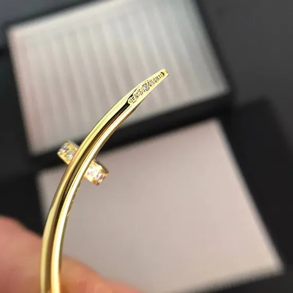 Браслет женский CARTIER JUST UN CLOU, золото 18 карат