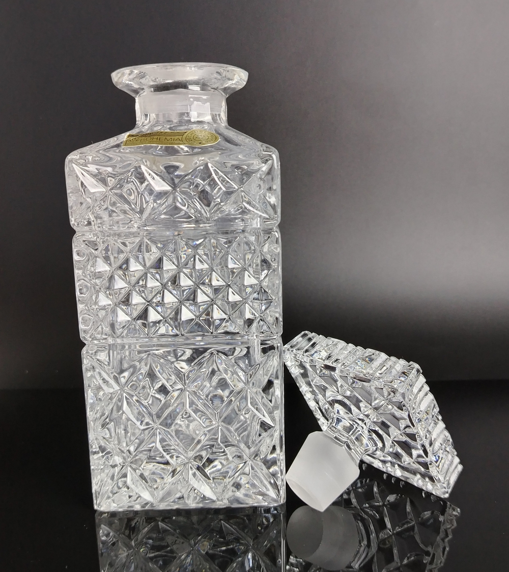 Штоф четырёхгранный "Madison", 700 мл, хрусталь, алмазная грань, Bohemia Crystal (Bohemia Glass), Чехословакия, 1970-1980 гг