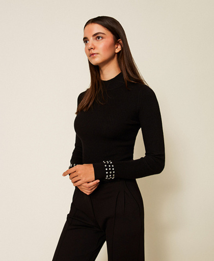 TWINSET Водолазка, декорированная стразами по рукавам