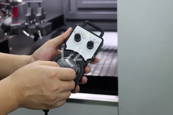 Пятиосевой станок с ЧПУ QD-580