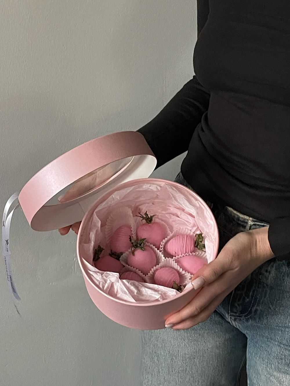 Клубника в шоколаде набор - 10 шт - розовый цвет