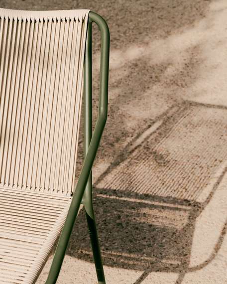 Уличный стул Zivia из веревки цвета экрю и оцинкованной стали зеленого цвета