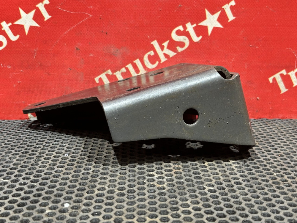 Кронштейн кабины задний правый