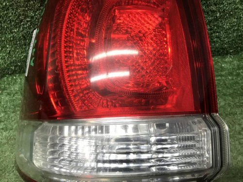 Фонарь левый внешний Toyota Land Cruiser 200 07-12