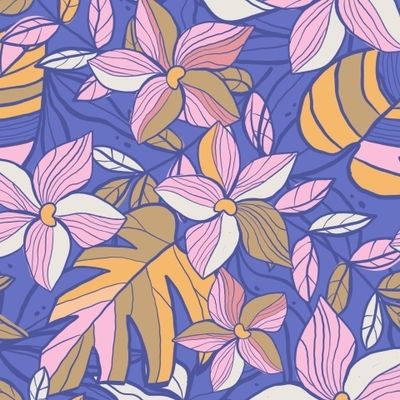 яркие цветы на фиолетовом фоне