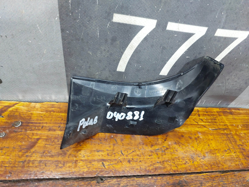 Накладка фонаря заднего левого Volkswagen Polo 6 20-нв Б/У Оригинал 6N5945311