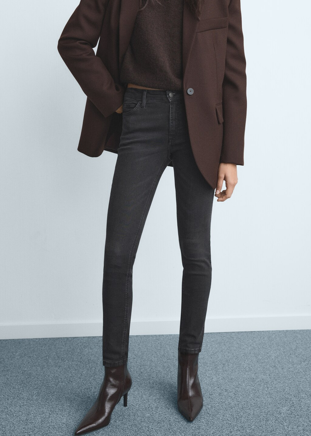 Джинсы-скинни со средней талией NEWISA