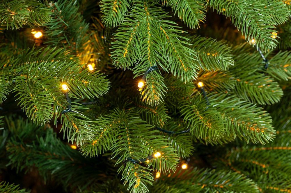 Ель с гирляндой встроенной «Парижанка» (Литая+пвх) 240 см / 2.4 м