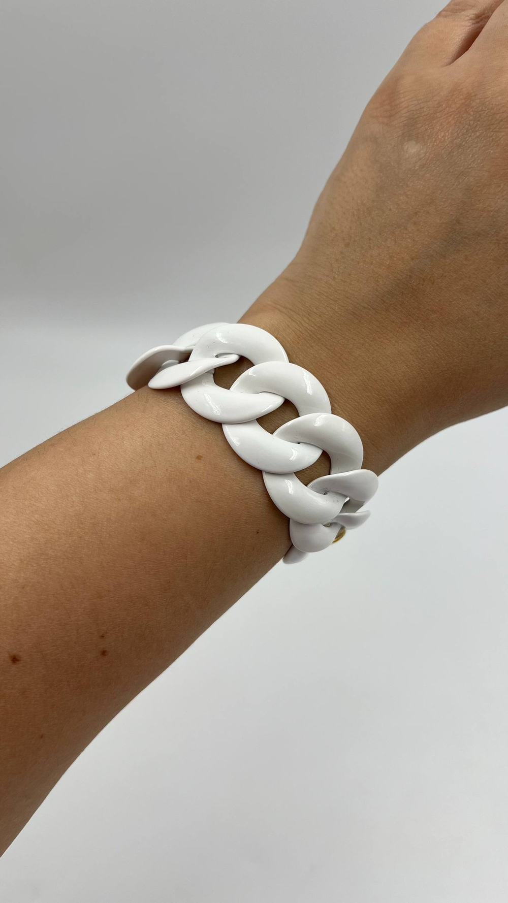 Браслет с белой эмалью Monet