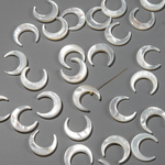 Лунница из перламутра морских ракушек, 15*13мм, белая