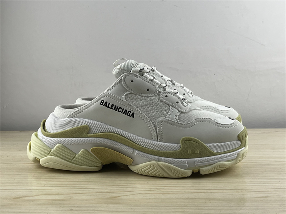 Balenciaga Triple S Mule 755687-W3SM2-9097