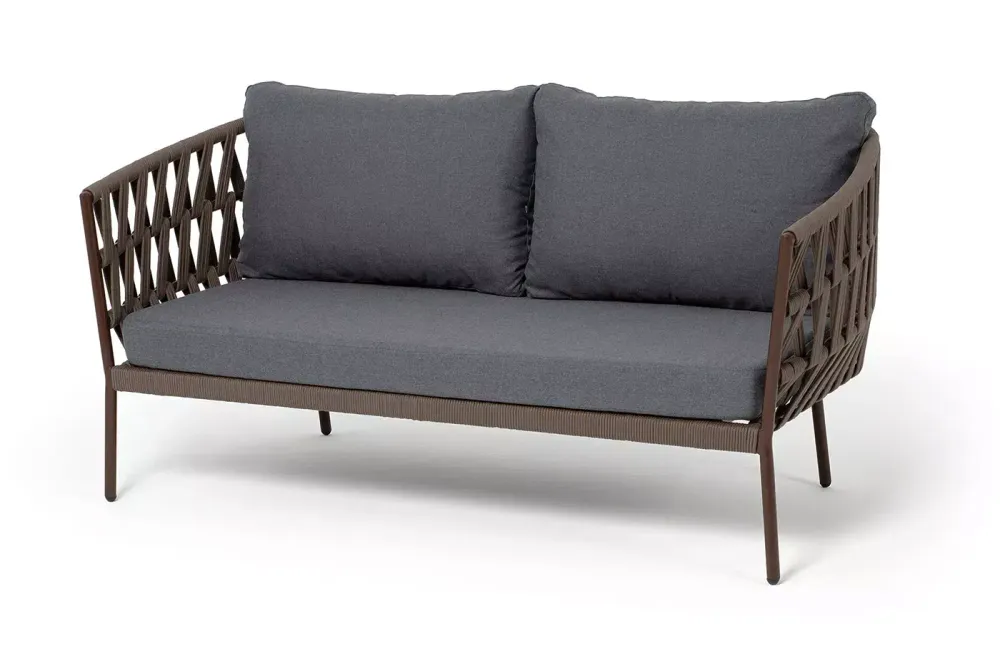 "Диего" диван 2-местный плетеный из роупа, каркас алюминий коричневый (RAL8016) муар, роуп коричневый круглый, ткань темно-серая 027