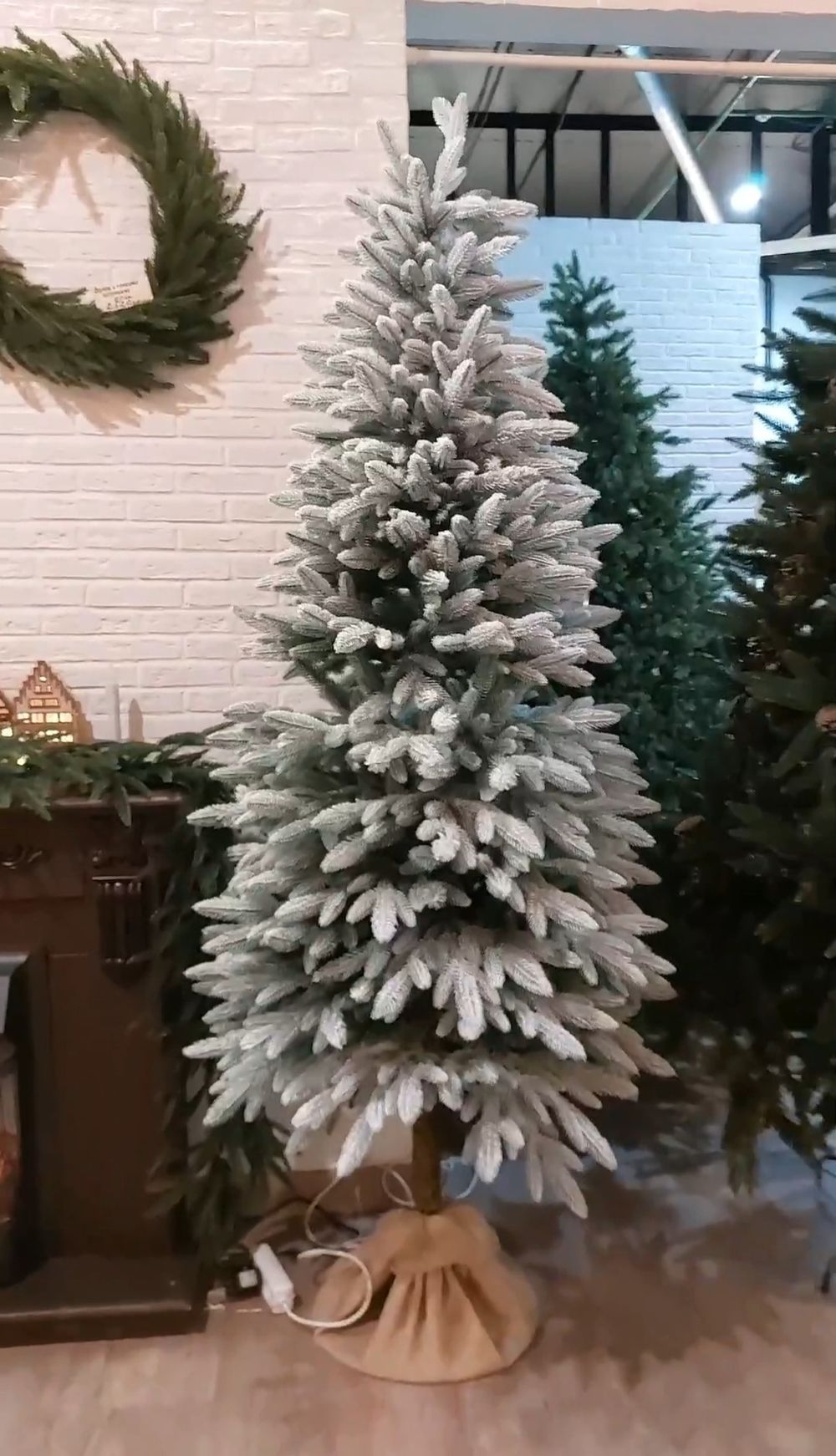 Заснеженная елка на ножке «Иветта» (Литая хвоя) 110 см / 1,1 м