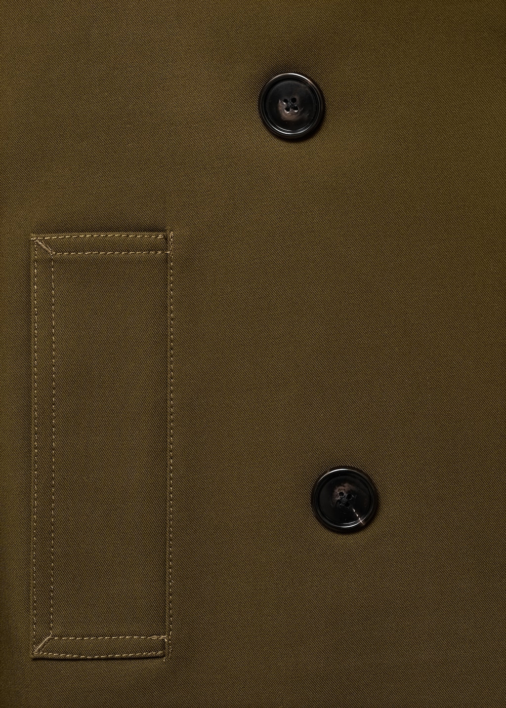 Короткий тренч оверсайз с двубортной застежкой на пуговицы