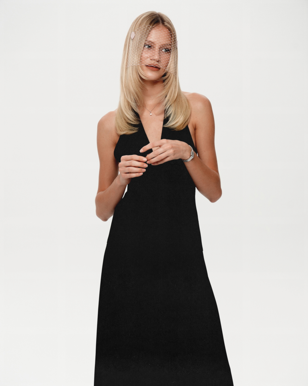 Вуаль розовая с цветами из шелка