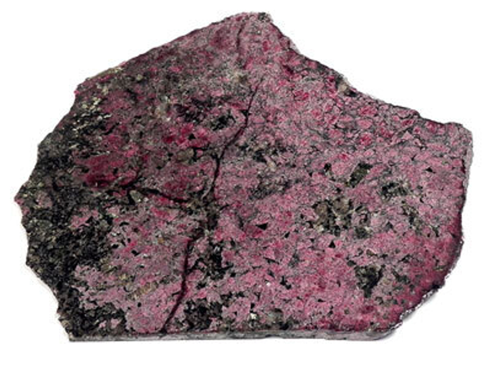 Срез-пластина эвдиалит асс.