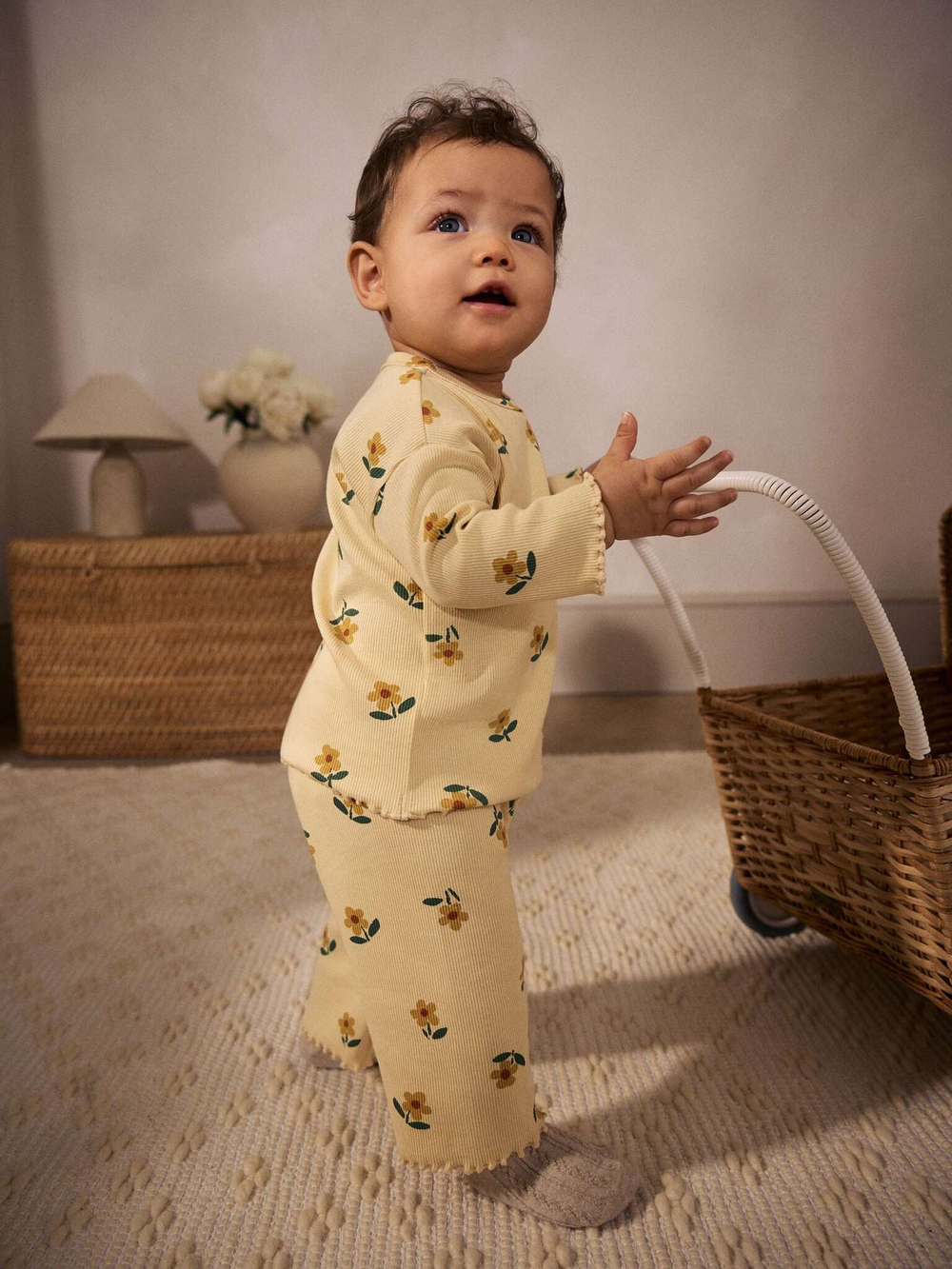 Лонгслив и брюки в комплекте для малышей Next E66-457, Светло-желтый