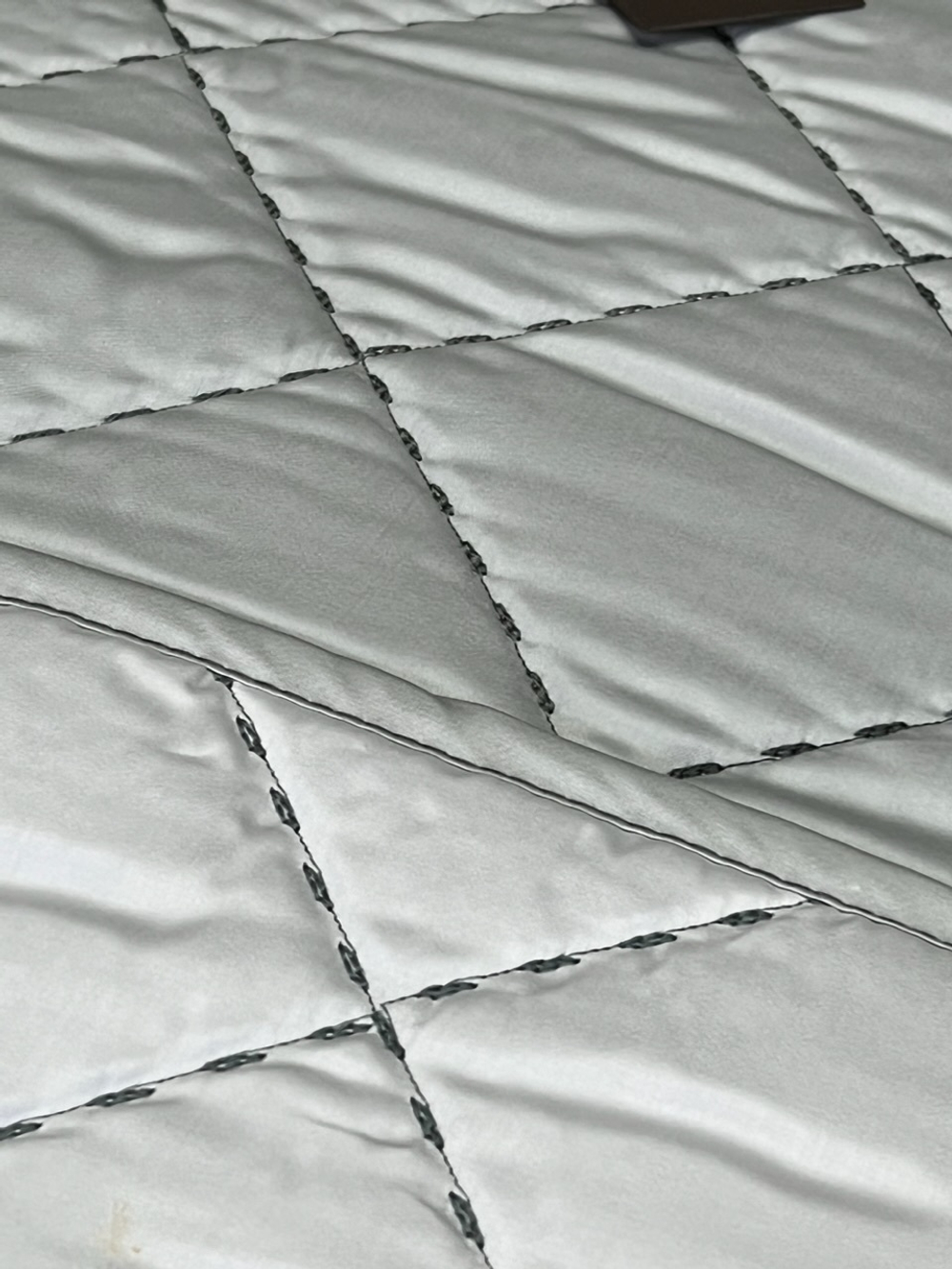 Покрывало 260х270 Trussardi Seam Line светло-серое