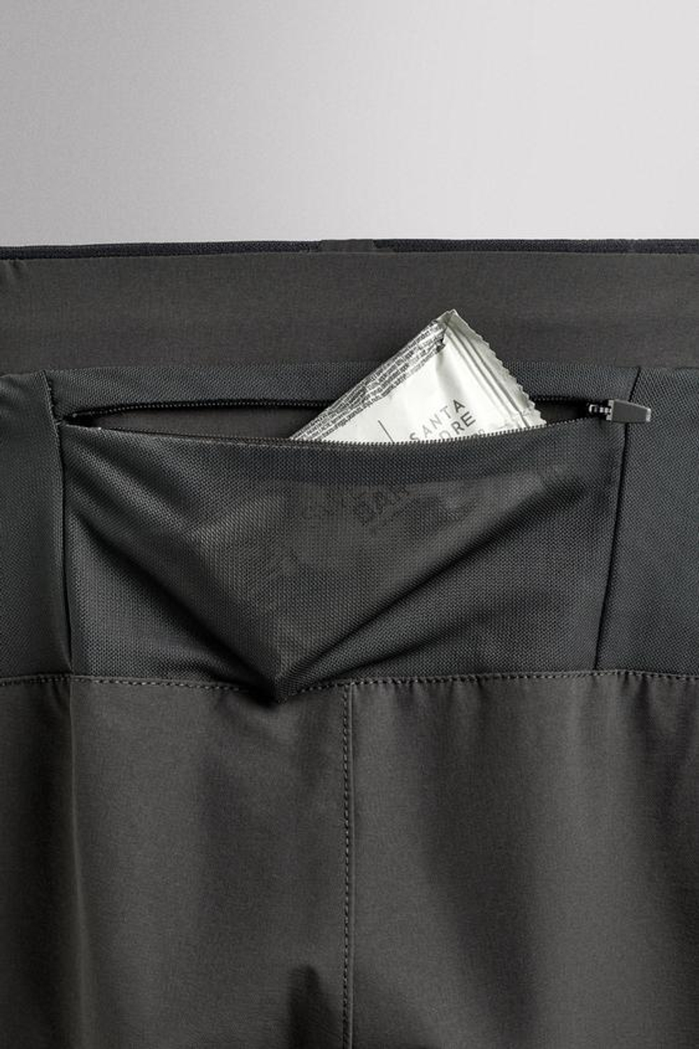 ZARA ЛЕГКИЕ БРЮКИ ИЗ ВЫСОКОТЕХНОЛОГИЧНОЙ ТКАНИ, ОЛИВКОВЫЙ