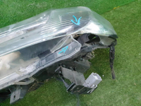 Битая Фара левая Toyota Land Cruiser 200 (2015-2021) LED