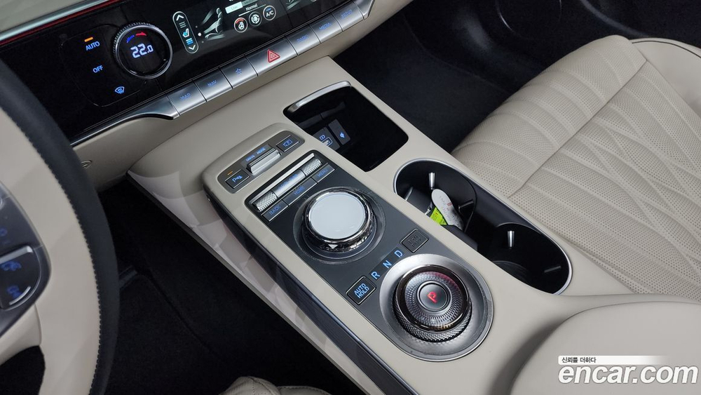 Genesis GV70 2.5T Бензин 2WD (08.2023)