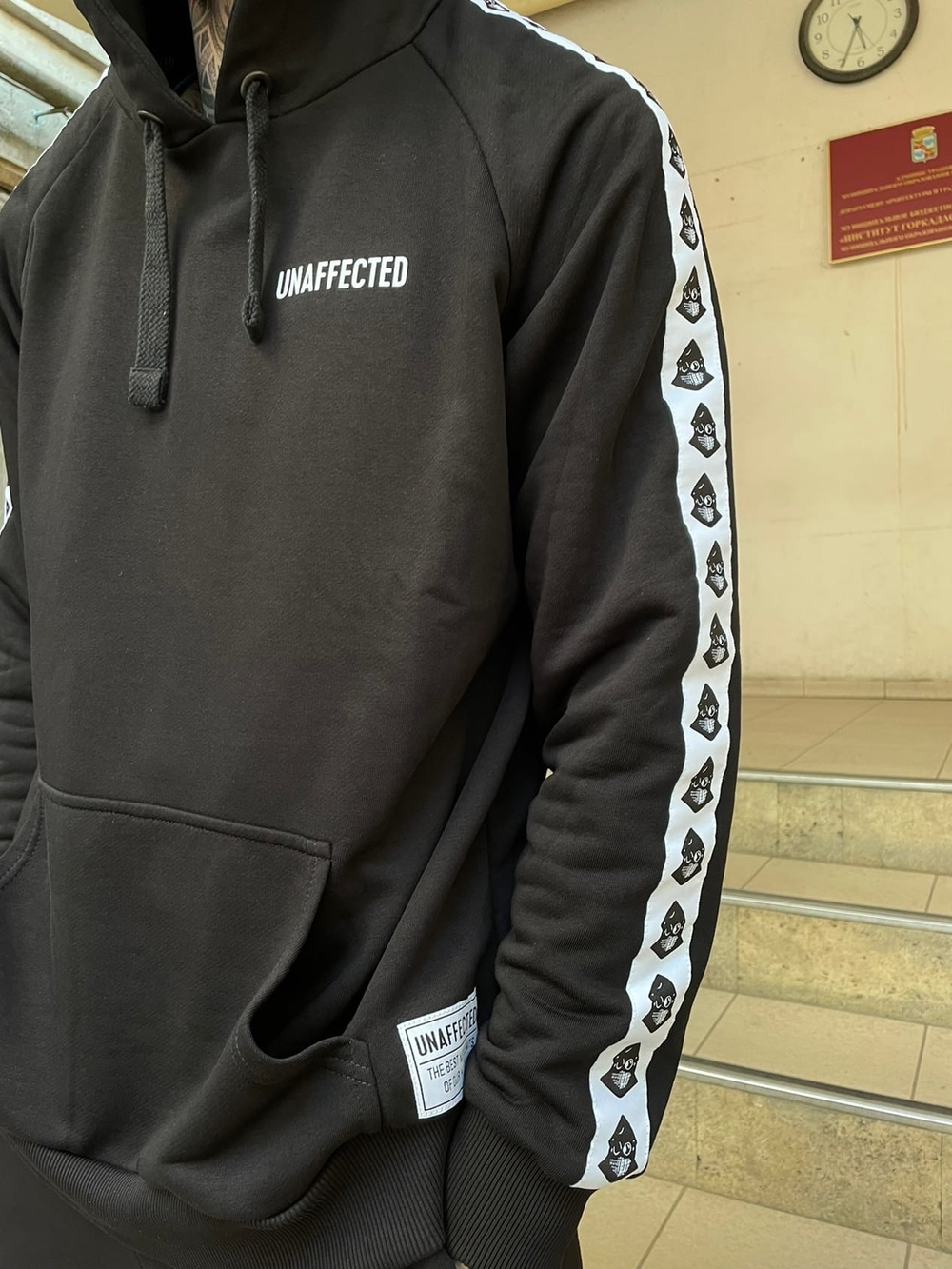 Худи UNAFFECTED Лампасы Чёрный