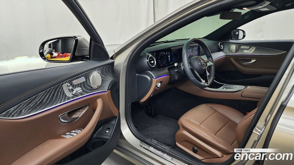 Mercedes-Benz E-Class W213 E350 4MATIC Avangarde (05.2022)