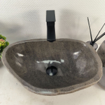 Раковина из речного камня RS-65108 48*32*15 0856