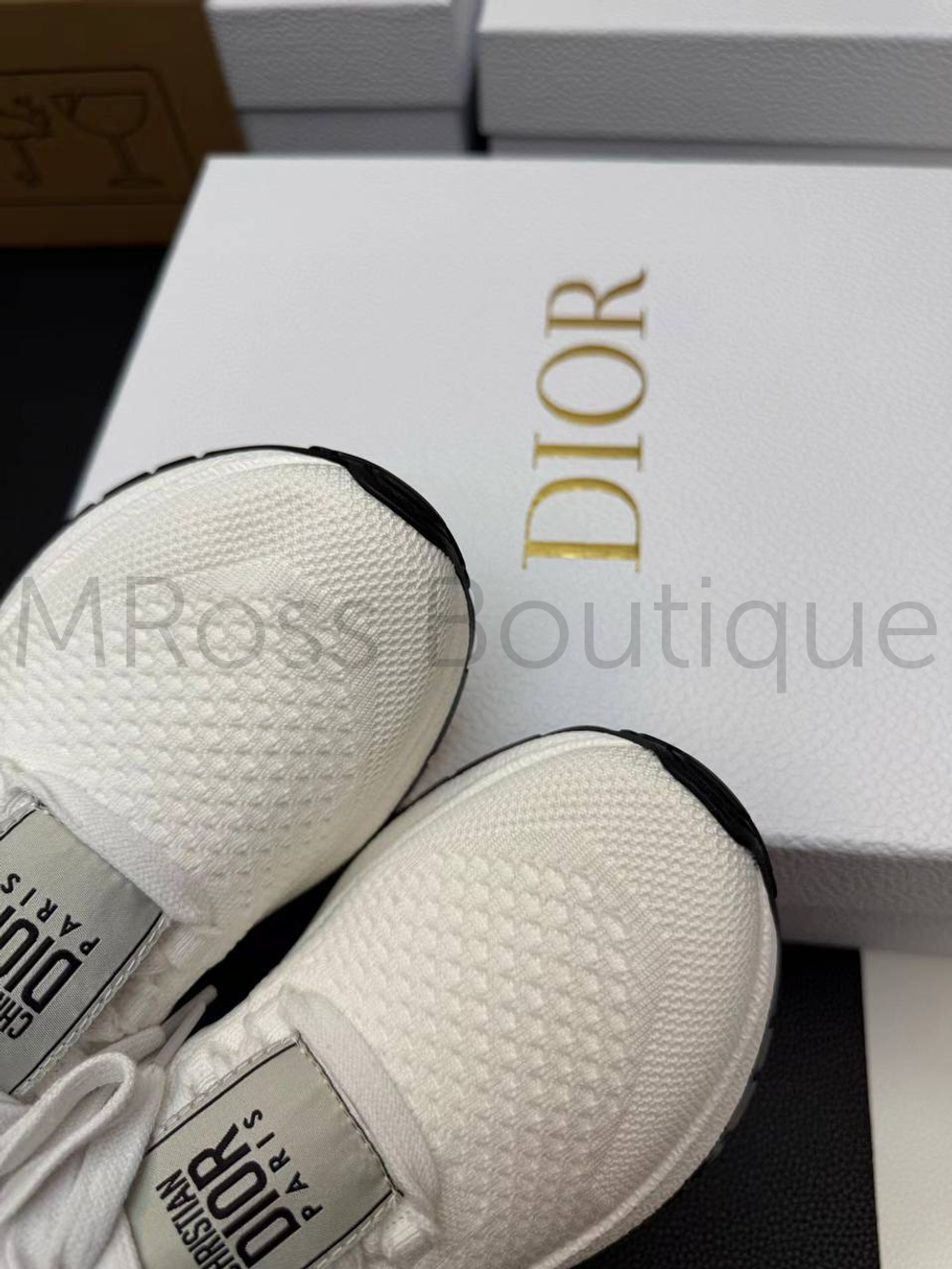 Женские кроссовки Dior Run белого цвета с логотипом
