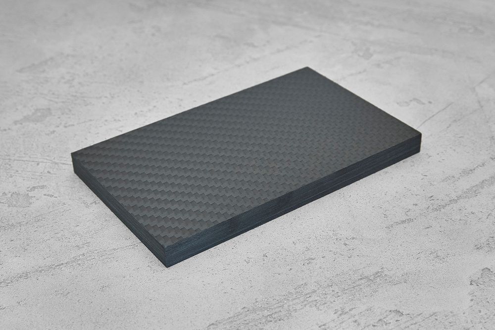 Карбон слоистый, плашка 130х80х8мм