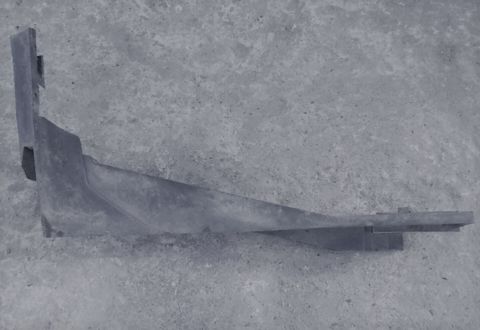 Водоотвод стойки кабины справа МАН 81624100070 б.у.