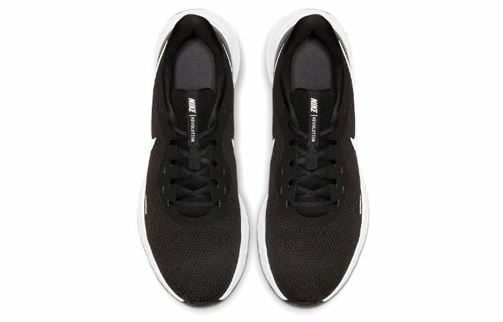 Кроссовки Nike Revolution 5