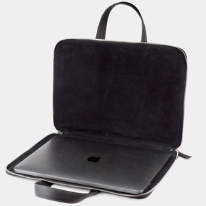 Сумка для MacBook Pro 16 - 17 с карманами из кожи теленка, черного цвета