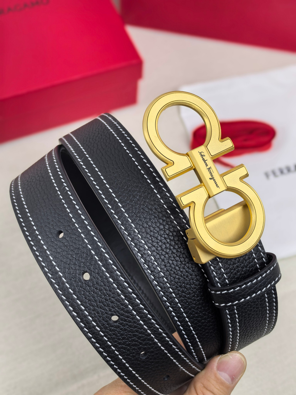 Ремень из зернистой телячьей кожи